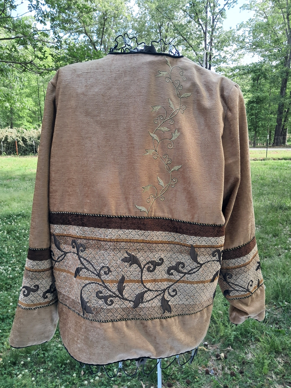 Brown Embroidered Toggle-Front Jacket - Picture 2 of 12